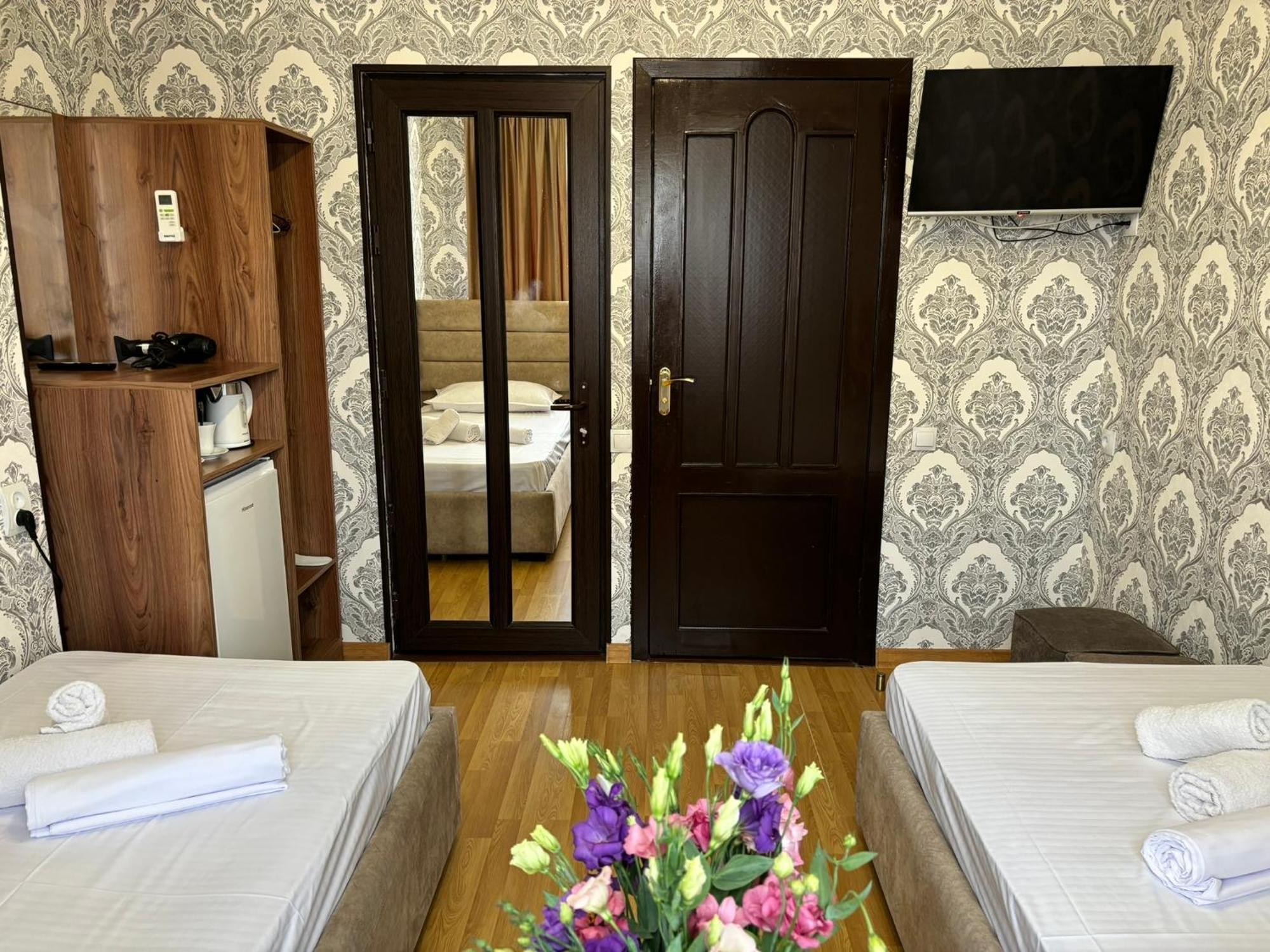 Styopa Hotel Єреван Екстер'єр фото